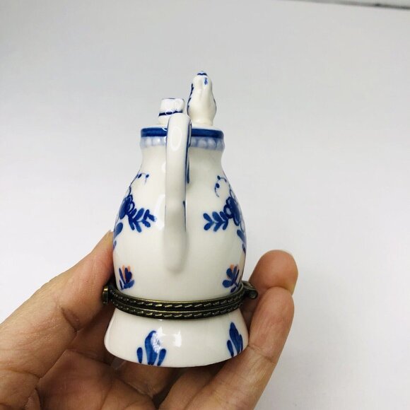 Delft Blue Hand Painted Holland Teapot Shaped Trinket Box Butterfly Clasp Gift - Picture 5 of 7